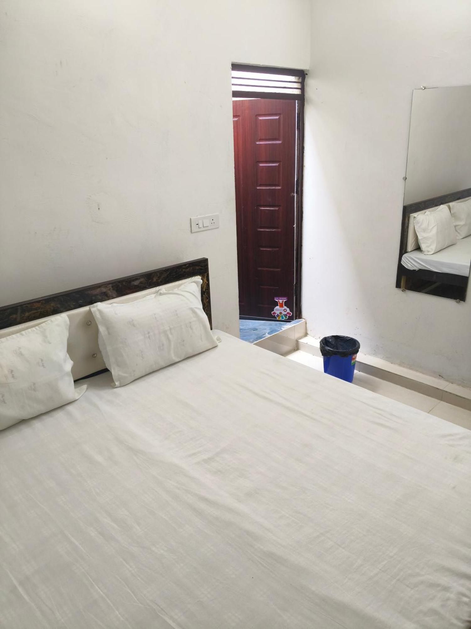 Rameshwar Dham Andhra Bhavan Naimisharanya Bagian luar foto
